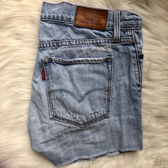 Levi’s Cut-Off Shorts - Picture 1 of 4